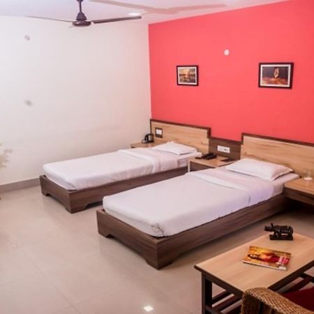 Hotel Aatreyee Dibrugarh Exterior photo