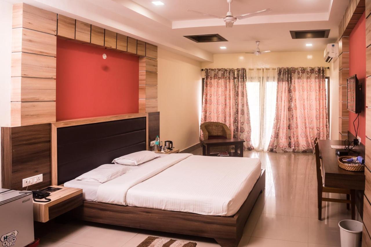 Hotel Aatreyee Dibrugarh Exterior photo